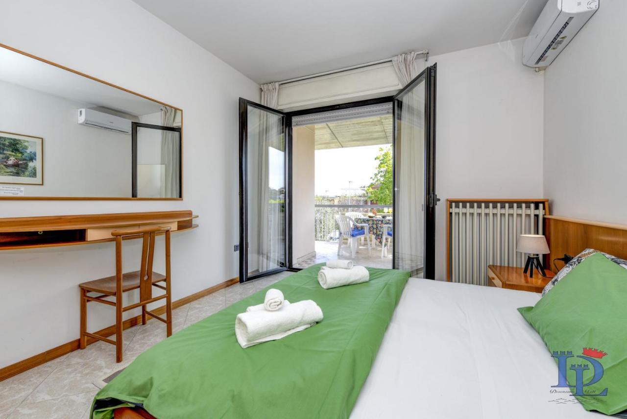 Desenzanoloft Official Partner Marriott Homes & Villas - A Casa Di Attila Desenzano del Garda Bagian luar foto