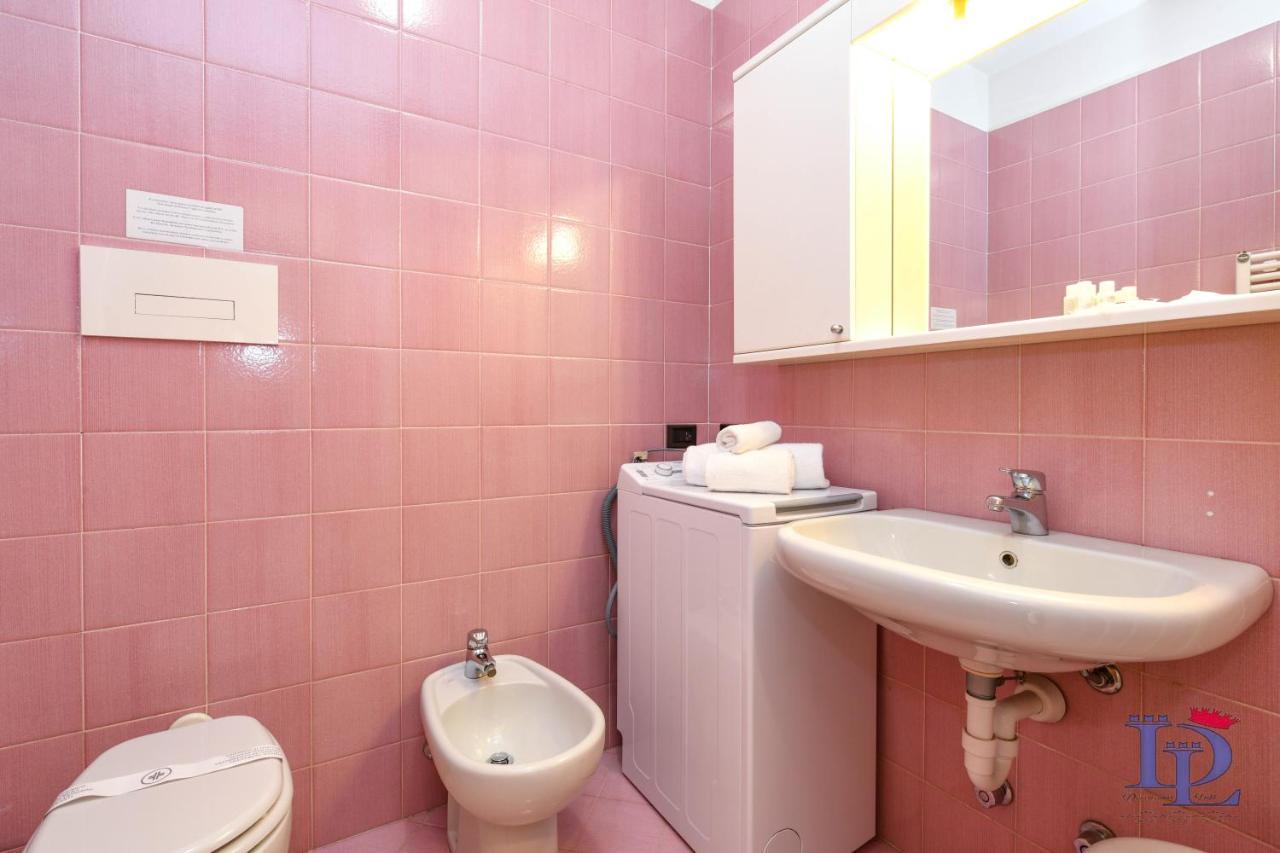 Desenzanoloft Official Partner Marriott Homes & Villas - A Casa Di Attila Desenzano del Garda Bagian luar foto