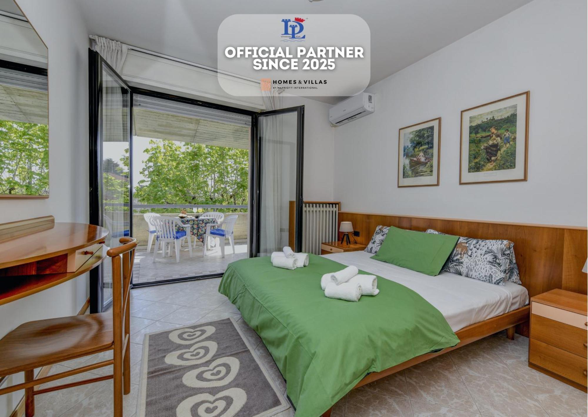 Desenzanoloft Official Partner Marriott Homes & Villas - A Casa Di Attila Desenzano del Garda Bagian luar foto